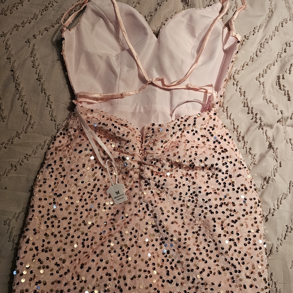 Dress - Picture 3 of 4